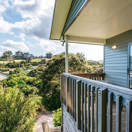 Treetop Retreat - Onetangi Holiday Home Exterior photo